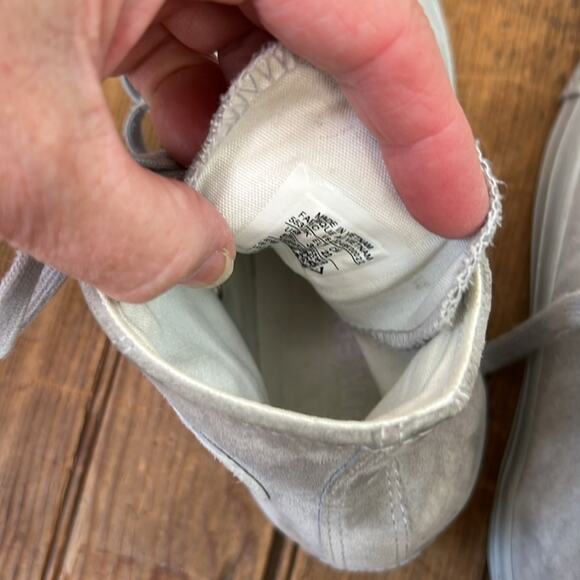 Women’s Kids Converse Suede Chuck Taylor High-Tops in Light Gray - Picture 4 of 7